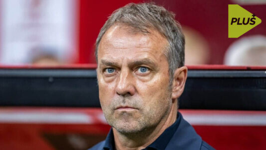 لاعبي برشلونة يحتفلون بهدف ضد رايو فاييكانو في الدوري الإسباني