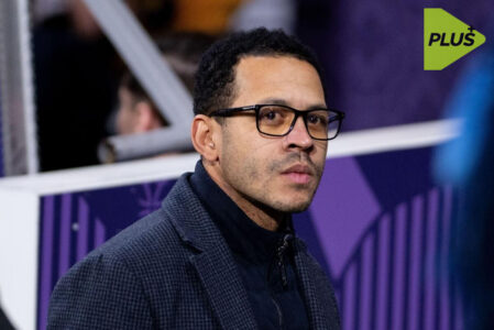 ليام روزينيور مدرب تشيلسي يتحدث عن مشاكل الانضباط