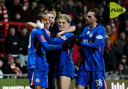 لاعبي تشيلسي يحتفلون بهدف ضد ريكسهام في كأس الاتحاد الإنجليزي