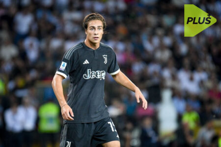 لاعبو يوفنتوس يحتفلون بهدف التعادل في مباراة مثيرة بالدوري الإيطالي