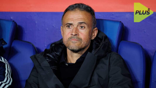 لقطات حماسية من مباريات الدوريات الأوروبية تظهر احتفالات اللاعبين وأهدافًا حاسمة في الجولة الأخيرة.