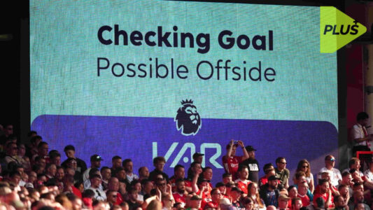 مسؤولون يناقشون تقنية الفيديو VAR في قمة اليويفا