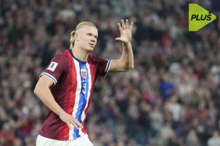 إيرلينج هالاند يحتفل بهدف في تصفيات كأس العالم 2026