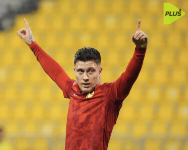 فرحة لاعبي أم صلال بعد الفوز والتأهل لنصف نهائي كأس نجوم قطر