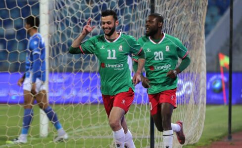 لاعبي الوحدات يحتفلون بعد الفوز على السلط في كأس الأردن 2025