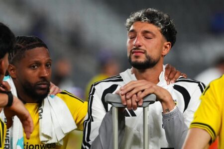 اللاعب وسام أبو علي بعد إصابته بالرباط الصليبي