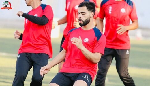 صورة لأدهم الرفاعي بقميص نادي شباب الأردن بعد تجديد عقده