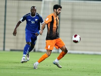 ماتيج شاكوتا لاعب أم صلال يحتفل بهدفه في مرمى الخريطيات بكأس نجوم قطر